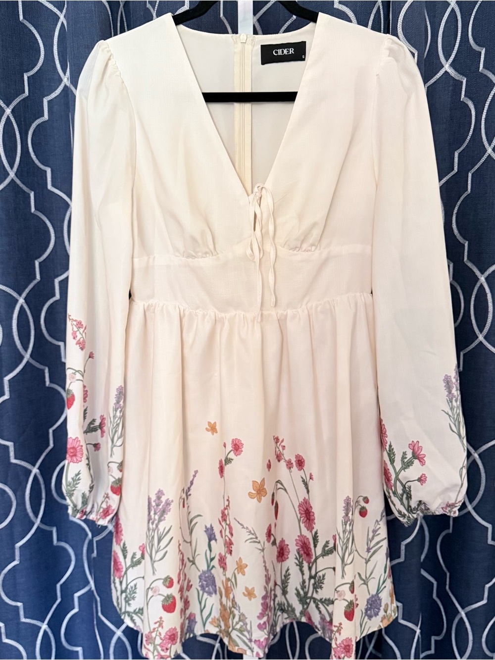 CIDER Cream Floral Border Tie-Front Mini Dress Size Small B30